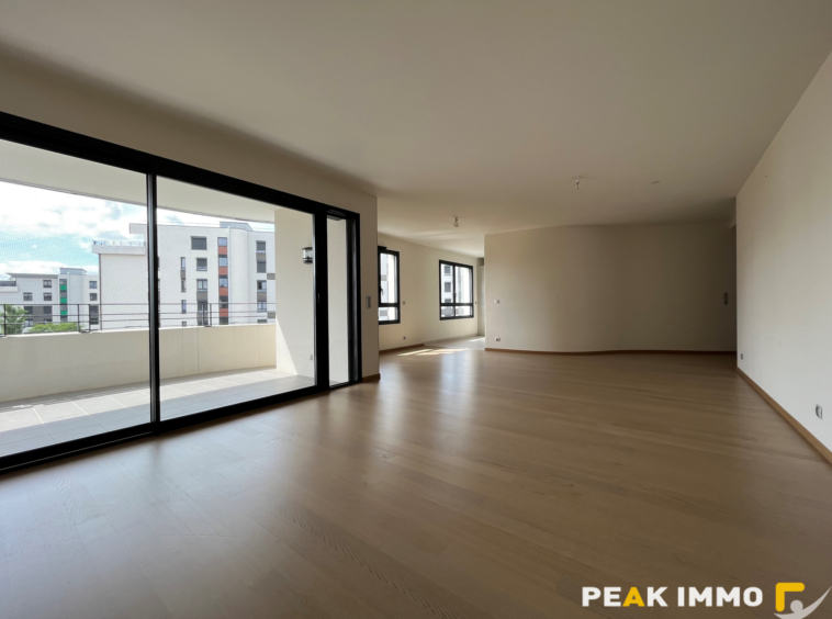 Appartement 4 pièces - 133,50 m2 -  SAINT-GENIS-POUILLY