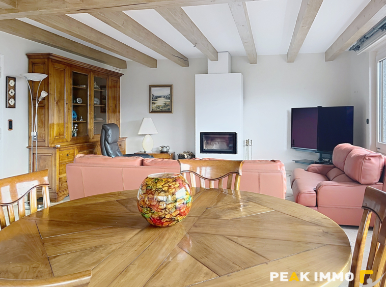 En nouveauté Coteau de MARIGNIER Spacieuse Maison de 5 chamb