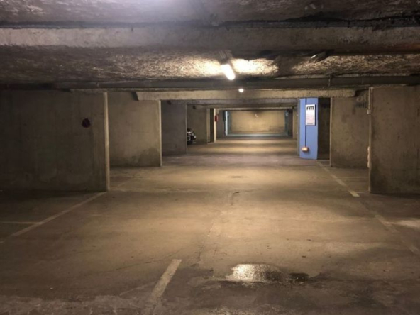 Place de parking en sous-sol - Paris X