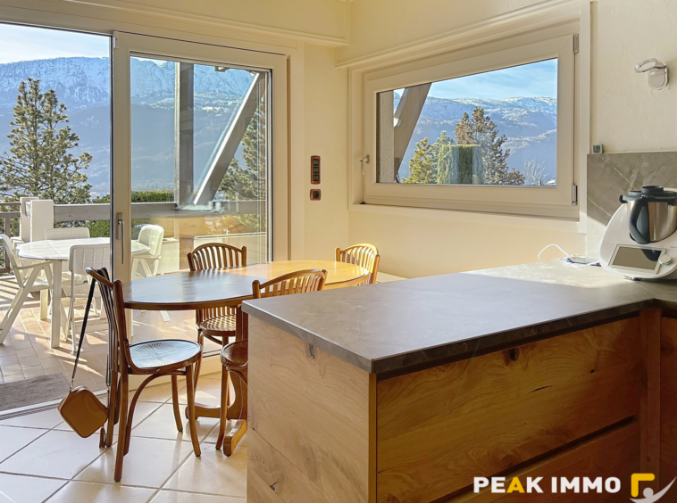 En nouveauté Coteau de MARIGNIER Spacieuse Maison de 5 chamb