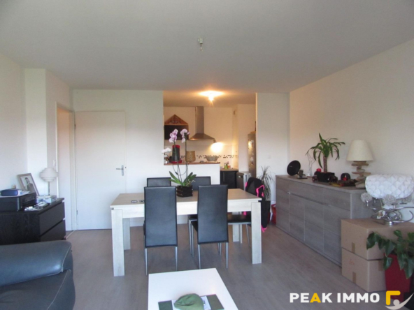 T2 avec balcon et parking couvert   Résidence calme à Bonnev