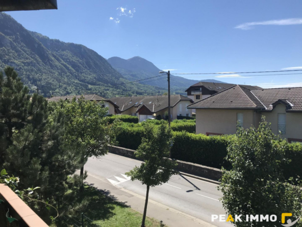T2 avec balcon et parking couvert   Résidence calme à Bonnev