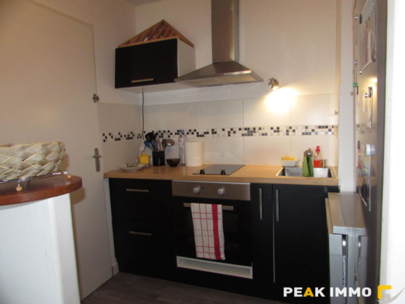 T2 avec balcon et parking couvert   Résidence calme à Bonnev