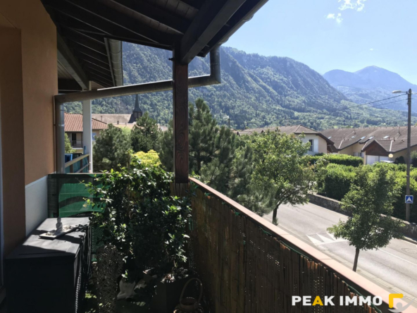 T2 avec balcon et parking couvert   Résidence calme à Bonnev