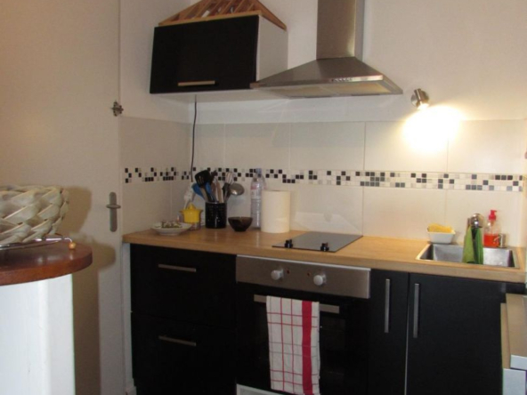 T2 avec balcon et parking couvert   Résidence calme à Bonnev