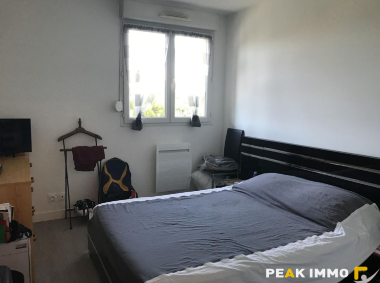 T2 avec balcon et parking couvert   Résidence calme à Bonnev