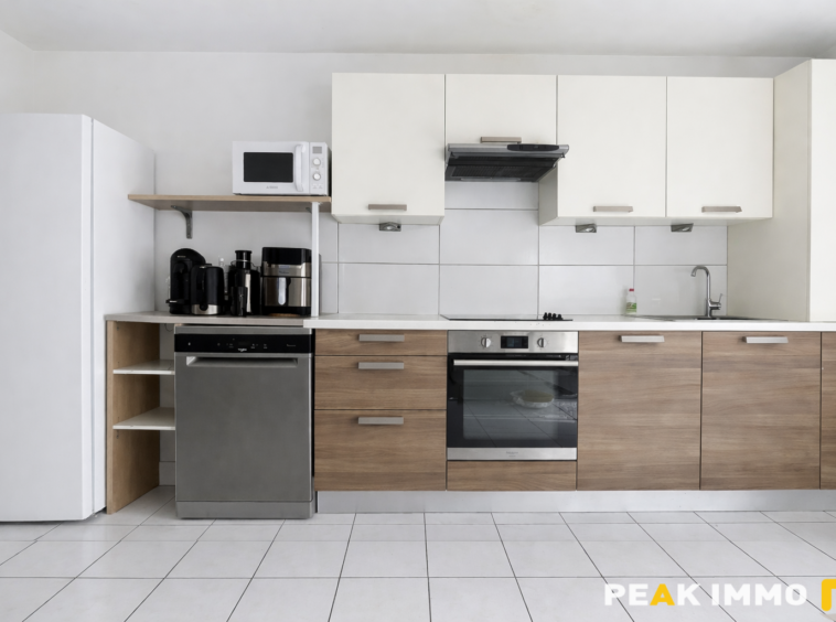 BONNE - T4 lumineux avec jardin privatif et garages