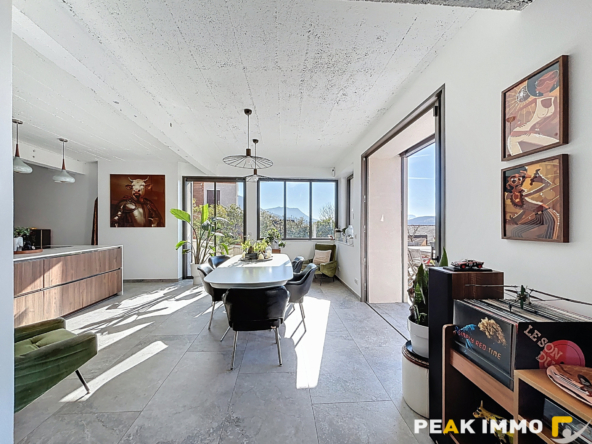 Maison 6 pièces - 211 m2 - Gruffy