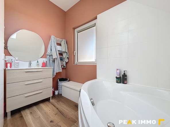 Maison 6 pièces - 211 m2 - Gruffy