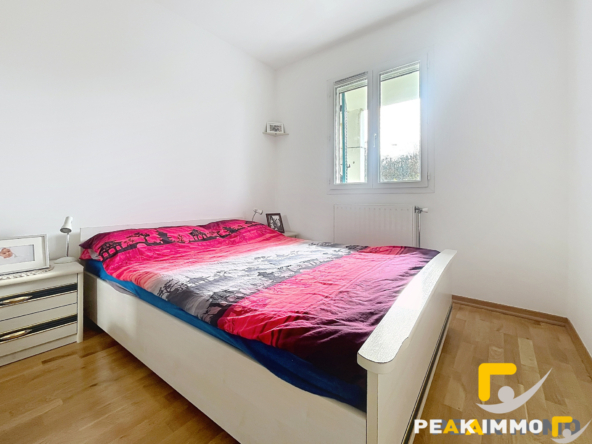 BONNE - T4 lumineux avec jardin privatif et garages