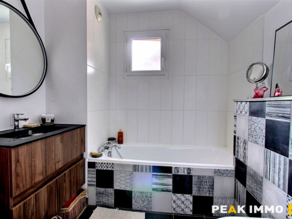 Appartement Duplex 3 pièces - 65.72m2 - POISY