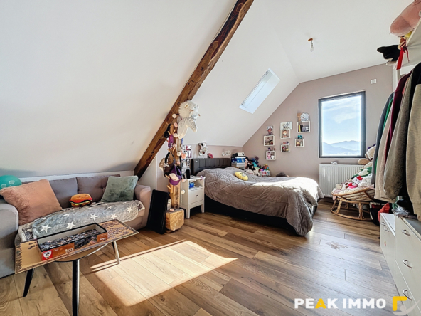 Maison 6 pièces - 211 m2 - Gruffy