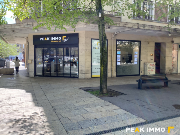 ANNEMASSE   Local commercial rénové en plein coeur de ville,