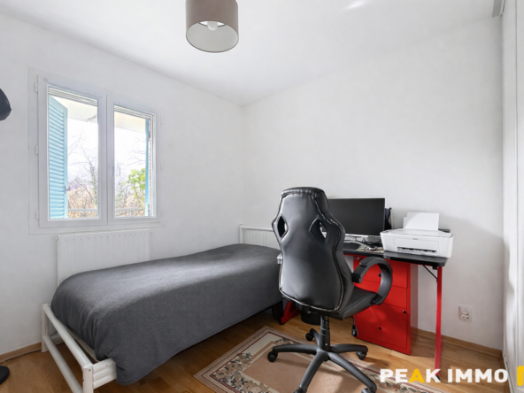 BONNE - T4 lumineux avec jardin privatif et garages