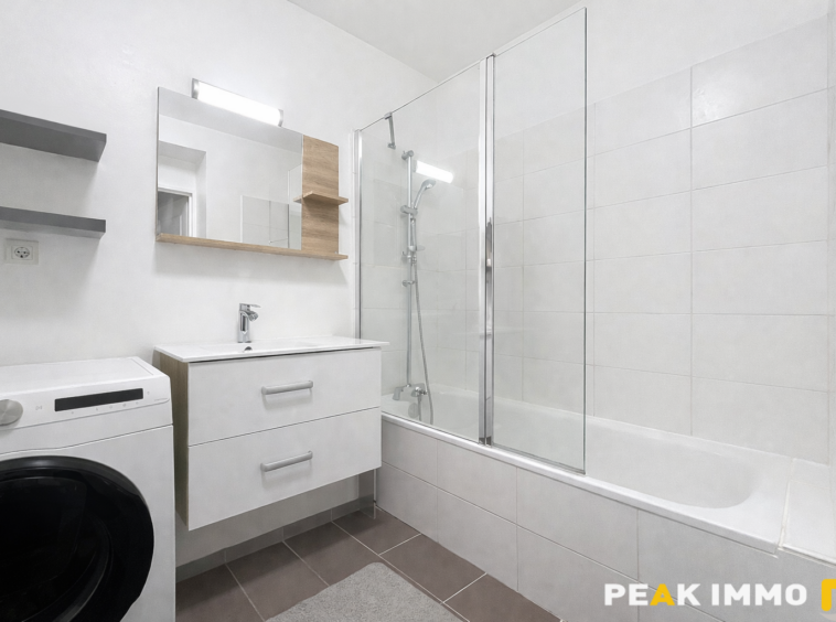 BONNE - T4 lumineux avec jardin privatif et garages