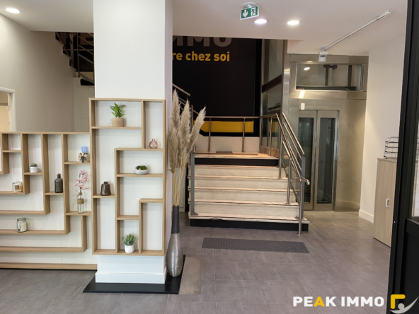 ANNEMASSE   Local commercial rénové en plein coeur de ville,