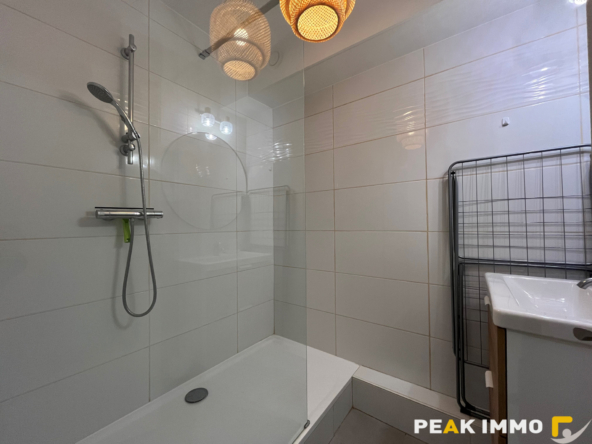 T1 meublé avec jardin   Résidence sécurisée proche tram et c