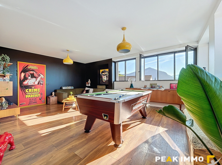 Maison 6 pièces - 211 m2 - Gruffy