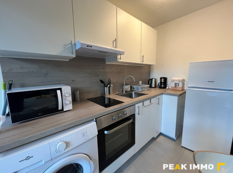 T1 meublé avec jardin   Résidence sécurisée proche tram et c