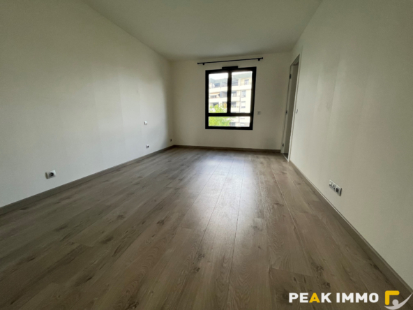 Appartement 5 pièces - 166,50 m2 -  SAINT-GENIS-POUILLY