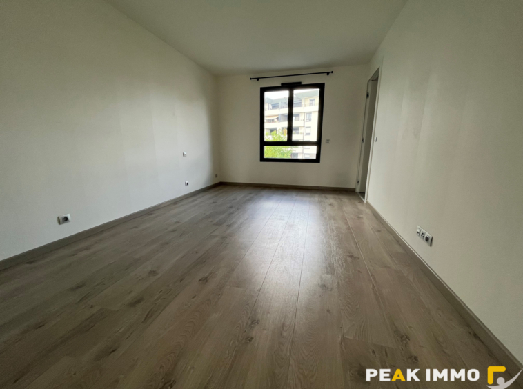 Appartement 5 pièces - 166,50 m2 -  SAINT-GENIS-POUILLY