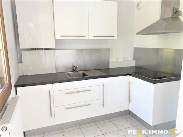 UCINGES   Appartement T2 meublé avec terrasse, garage et par