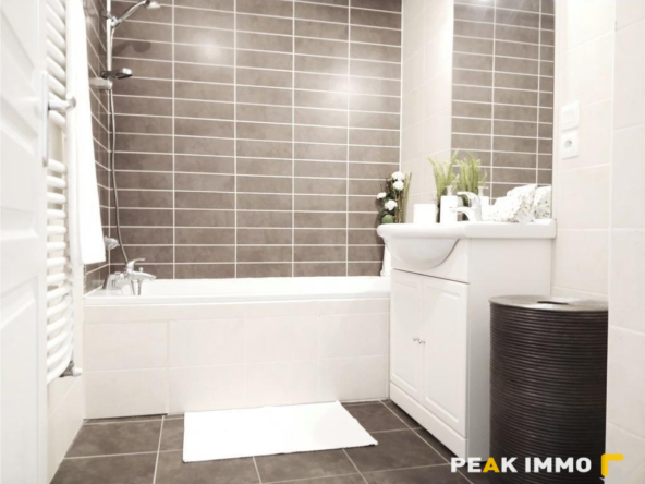 UCINGES   Appartement T2 meublé avec terrasse, garage et par