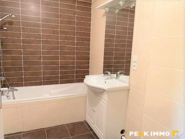 UCINGES   Appartement T2 meublé avec terrasse, garage et par