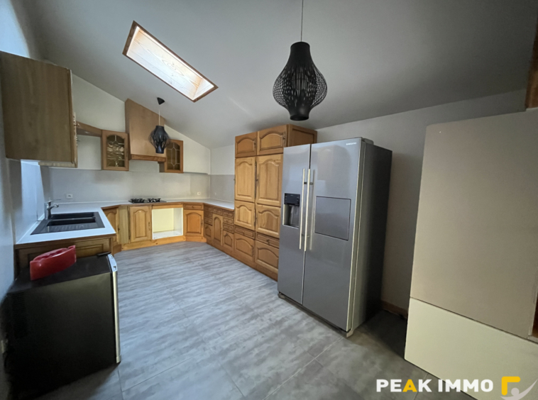 Appartement F4 - 119.10 utiles - 81.6 m2 Loi Carrez- Magland