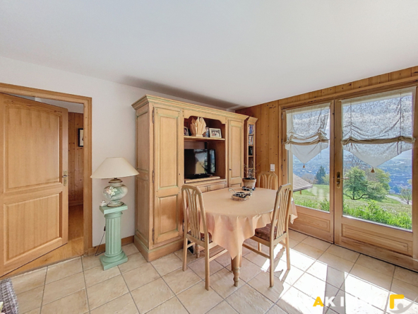 COTEAU DE SAINT ROCH CHALET 215 m2 FACE MONT BLANC