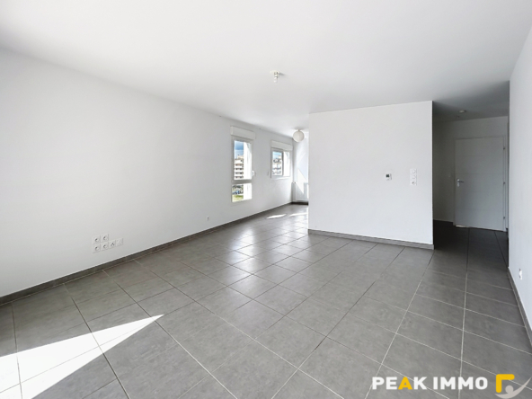 ANNEMASSE   Appartement T4 lumineux avec terrasse et balcon,