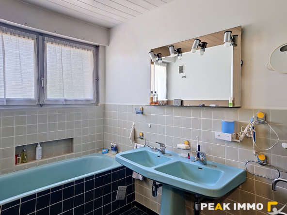 EXCLUSIVITE-CRANVES SALES CENTRE- MAISON D'ARCHITECTE FORT P