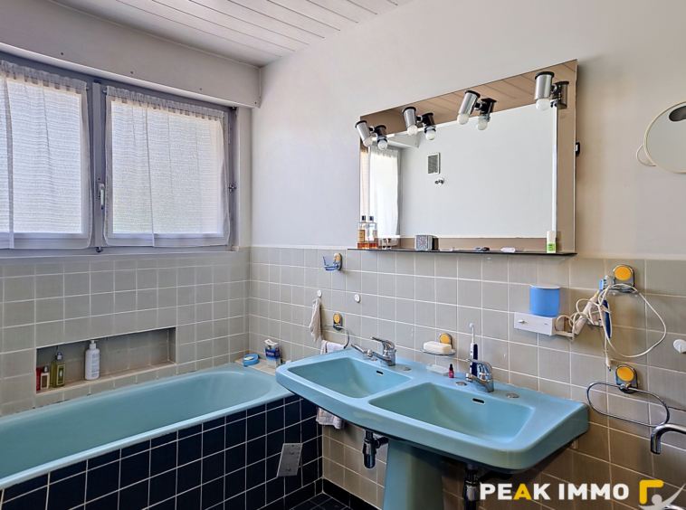 EXCLUSIVITE-CRANVES SALES CENTRE- MAISON D'ARCHITECTE FORT P