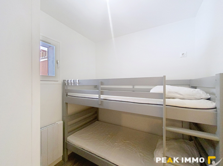 Studio rénové de 18.03m2 avec terrasse   Pied des pistes   S