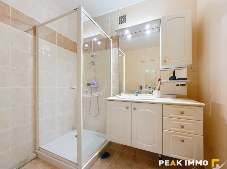 Exclusivité - Les Clarines   64 m2 - balcon - 1 cave