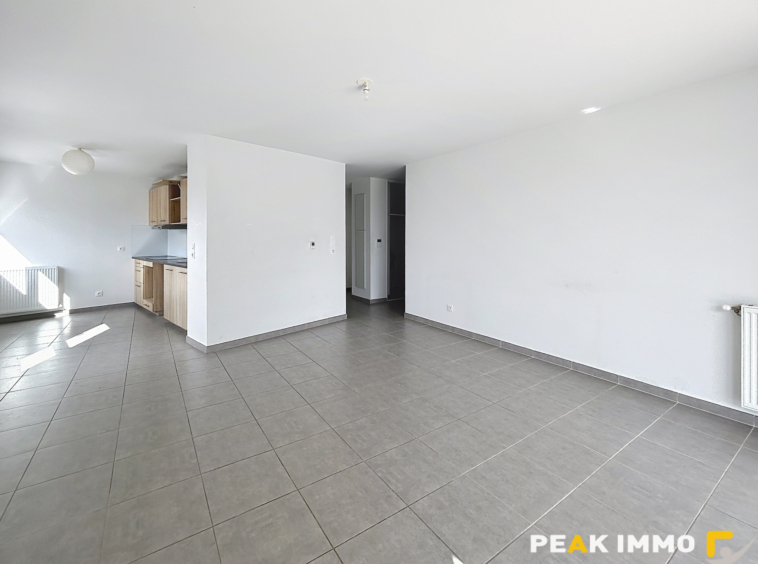 ANNEMASSE   Appartement T4 lumineux avec terrasse et balcon,