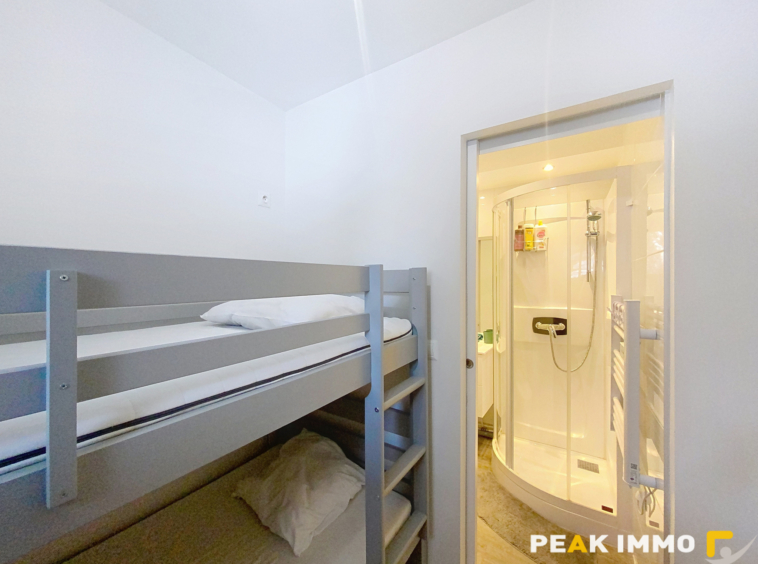 Studio rénové de 18.03m2 avec terrasse   Pied des pistes   S