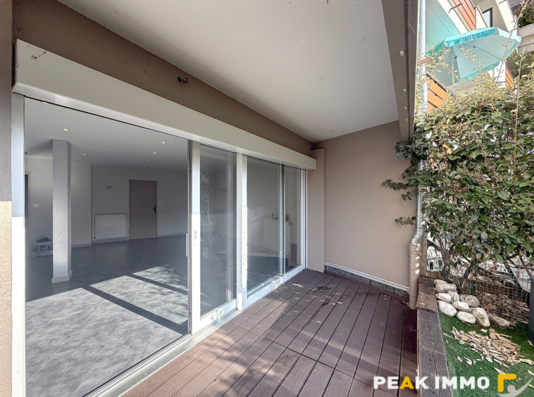 Exclusivité - T4 - 86 m2 avec jardin   2 places de stationne