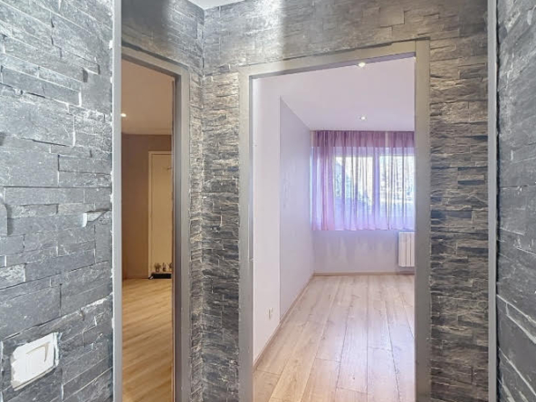 Exclusivité - T4 - 86 m2 avec jardin   2 places de stationne