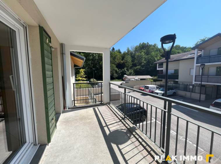 Bonne   T2 avec balcon, cave, garage et parking   Résidence