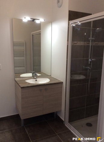 T2 avec balcon, garage et parking   Fillinges