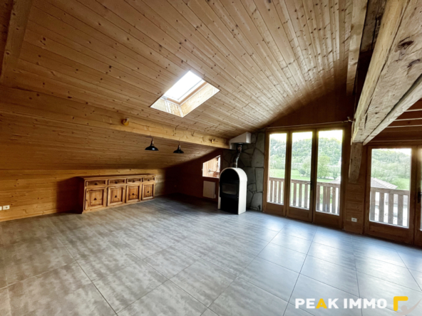 Appartement F4 - 119.10 utiles - 81.6 m2 Loi Carrez- Magland