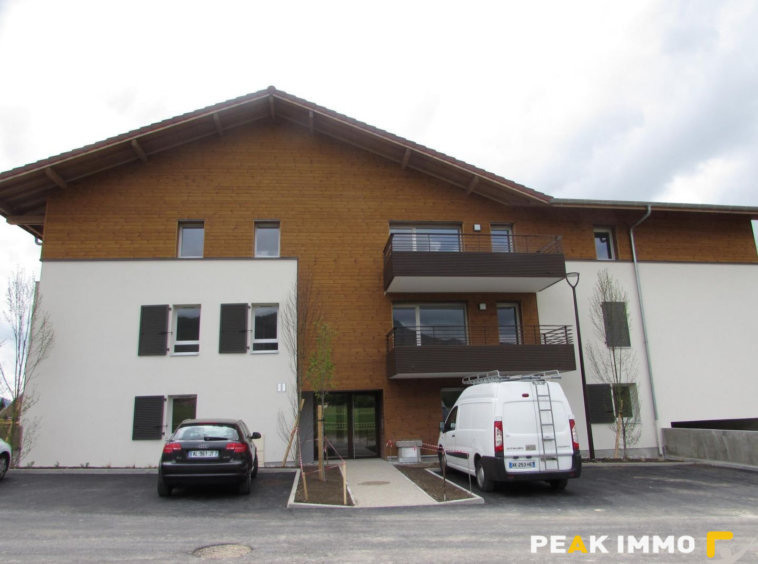 T2 avec balcon, garage et parking   Fillinges