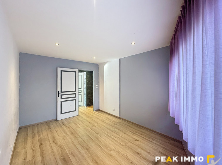 Exclusivité - T4 - 86 m2 avec jardin   2 places de stationne