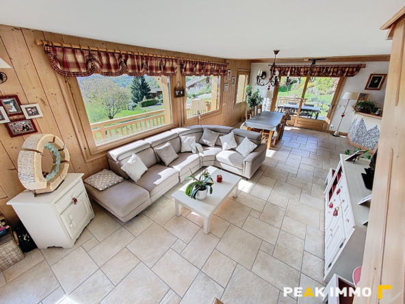 COTEAU DE SAINT ROCH CHALET 215 m2 FACE MONT BLANC