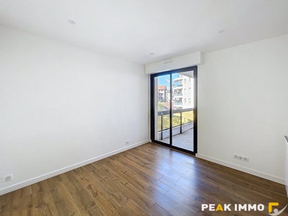 T4 au coeur d'Annemasse avec terrasse, parking et cave