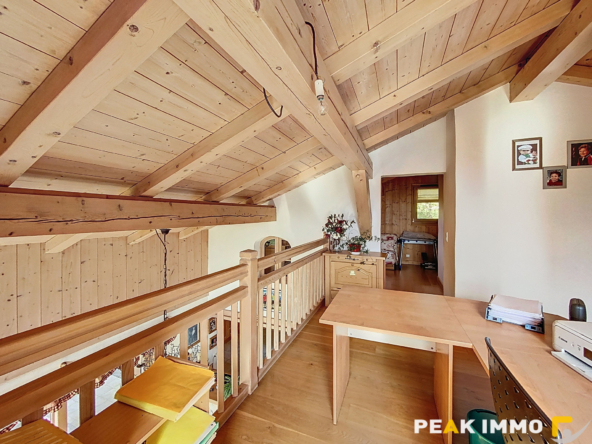 COTEAU DE SAINT ROCH CHALET 215 m2 FACE MONT BLANC