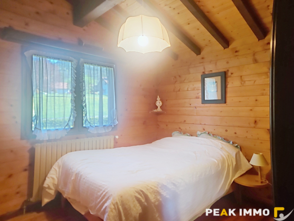 BONNE-SUR-MENOGE-Chalet 155 m2-terrain 1900 m2 divisible- St