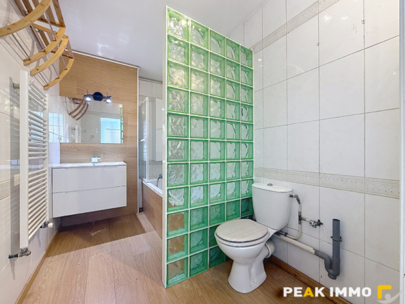 Exclusivité - T4 - 86 m2 avec jardin   2 places de stationne