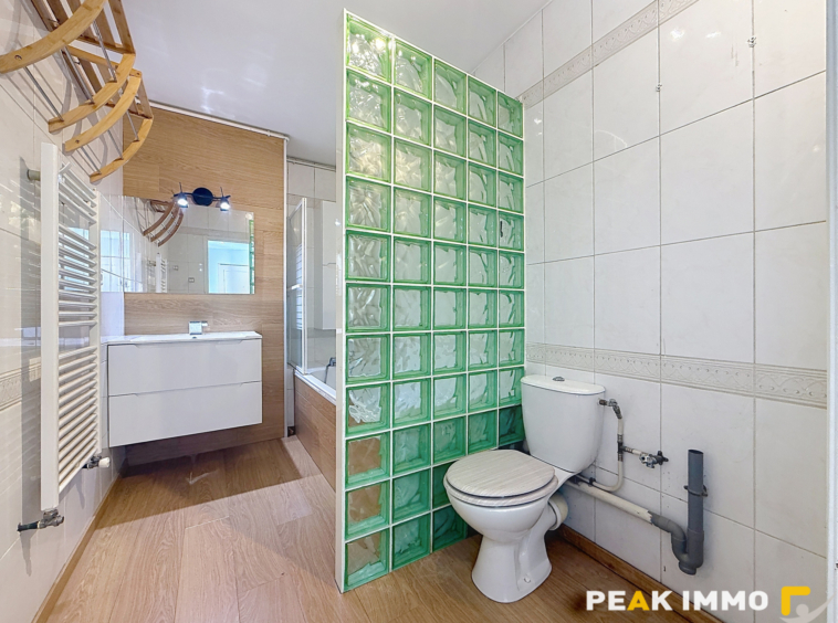 Exclusivité - T4 - 86 m2 avec jardin   2 places de stationne